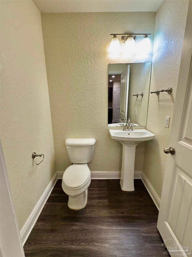 Building Photo - 5065 Peach Dr