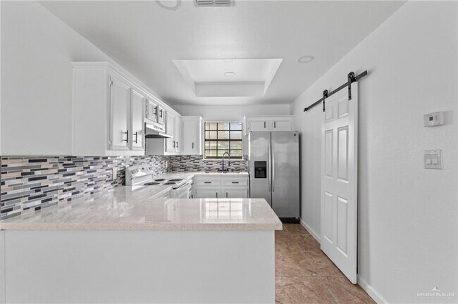 Building Photo - 14 E Peter St