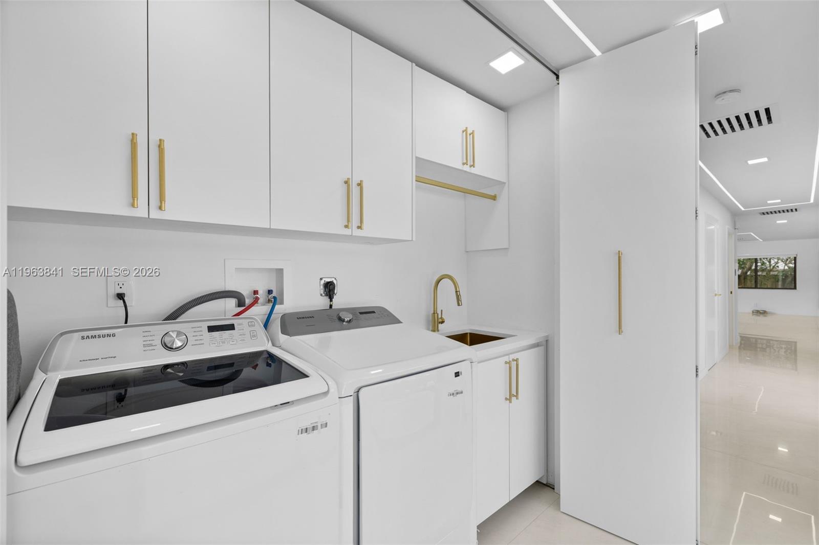 Building Photo - 1117 Adams St