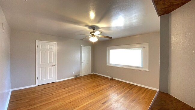 Building Photo - 8113 W 10th Ave