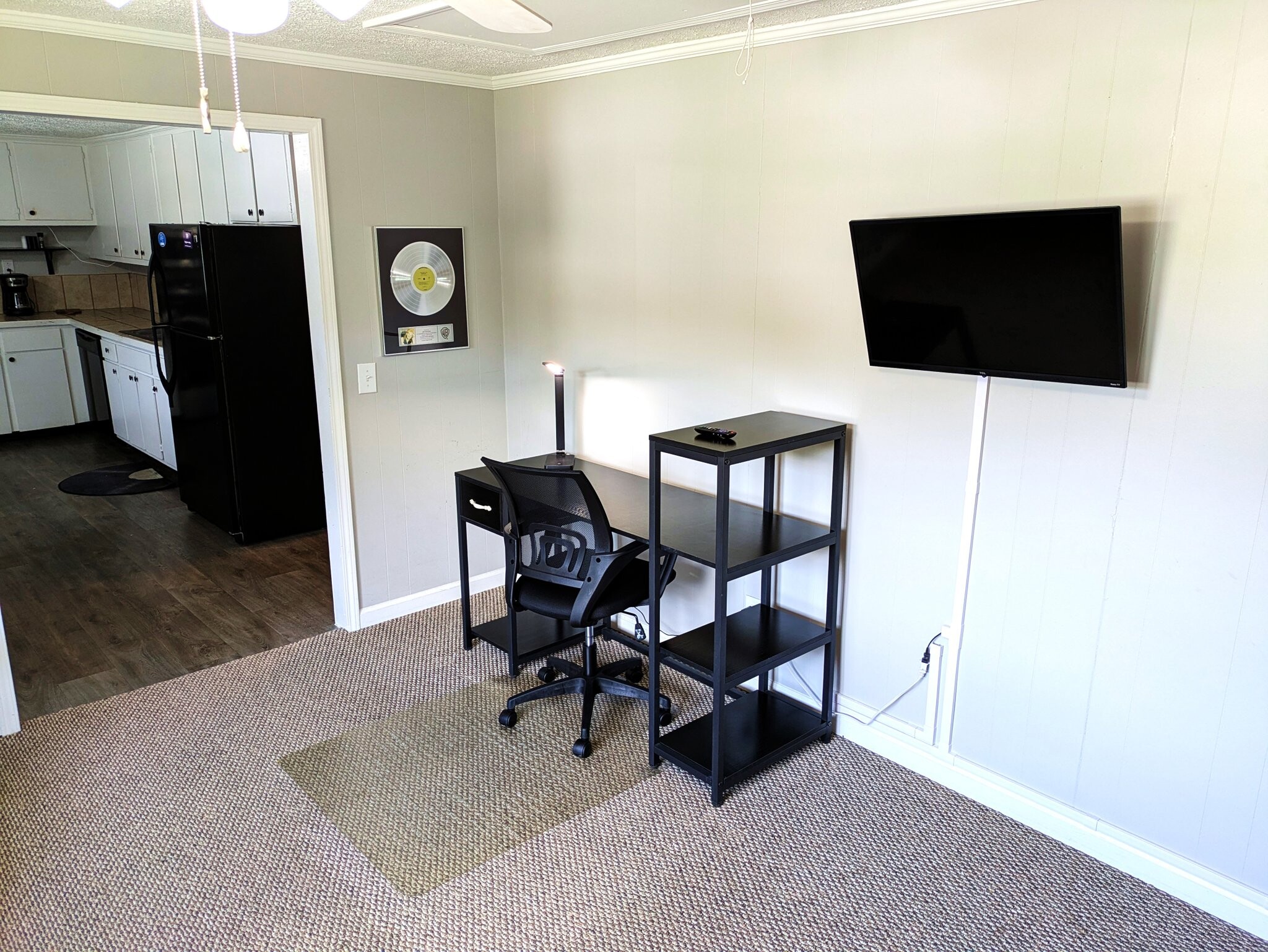 Building Photo - 401 Kingwood Dr