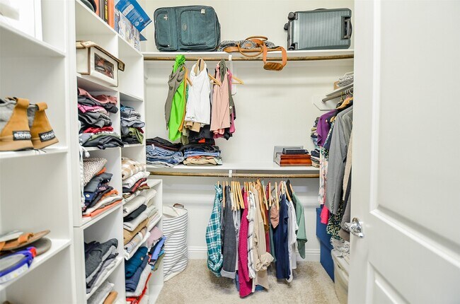 Building Photo - 1223 W 19th St