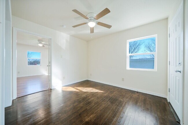 Building Photo - 151 Morningview Dr