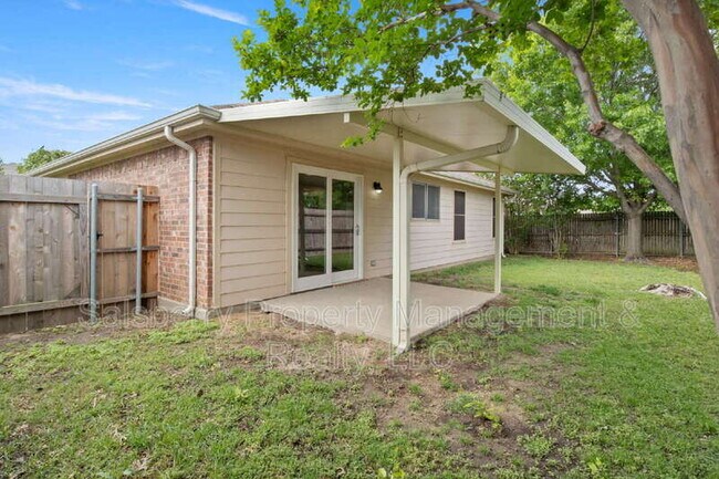 Building Photo - 536 Del Mar Dr