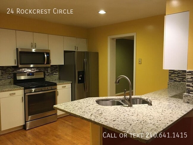 Building Photo - 24 Rockcrest Cir