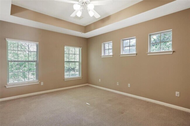 Building Photo - 10 Dove Trace Cir