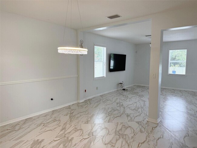 Building Photo - 12236 Fairlawn Dr