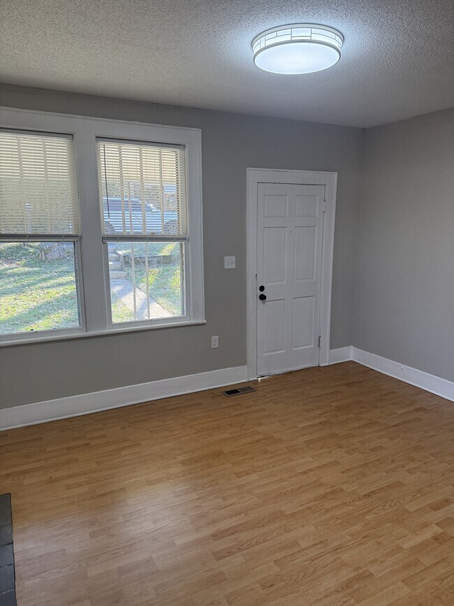 Building Photo - 4303 14th Ave