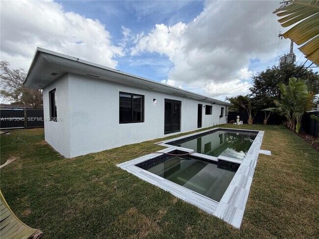 Building Photo - 9410 SW 55th St