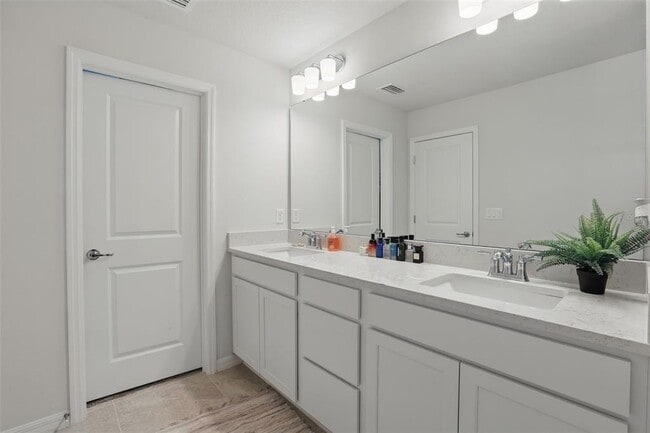 Building Photo - 11083 Vesper Aly
