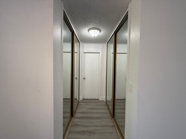 Building Photo - 10926 Scotsman Way