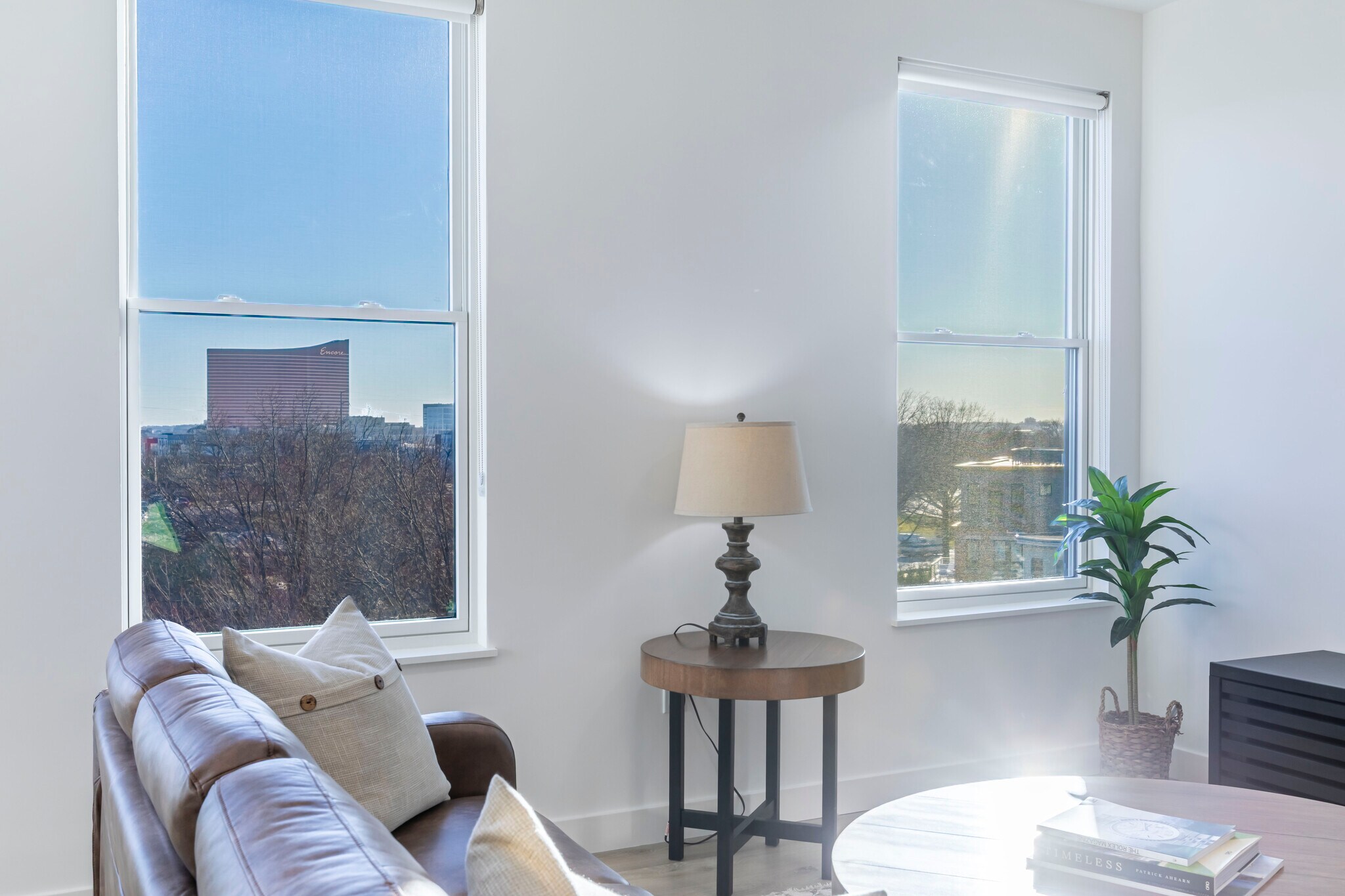 Building Photo - 319 Broadway