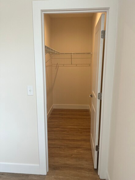 Building Photo - 509 Courtyard Ln