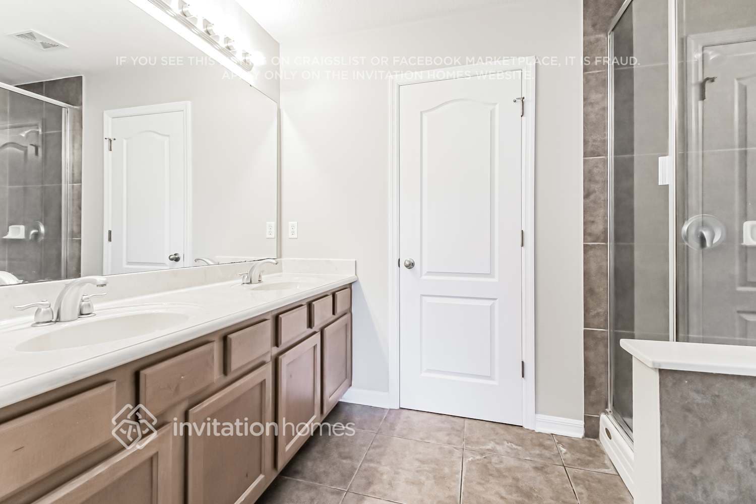 Building Photo - 5597 Rutherford Pl