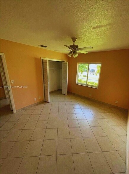 Building Photo - 5352 Rose Marie Ave S
