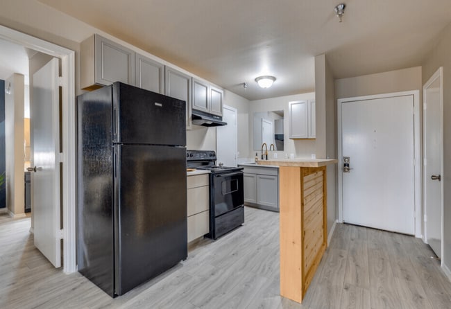 Building Photo - The Lodge Apartments