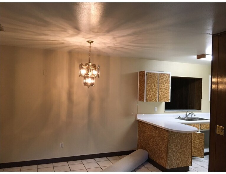 Building Photo - 3725 E 38th Ave