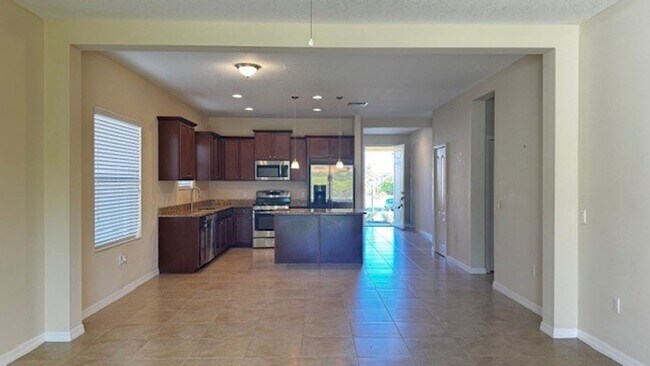 Building Photo - Home in Resort-Style Gated Community