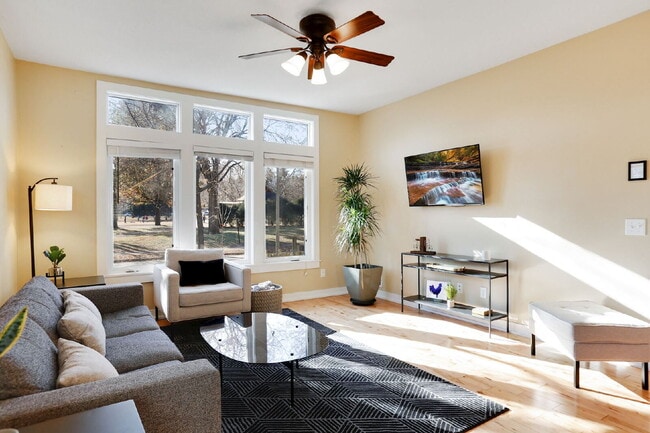 Building Photo - Charming 5-Bed Home with Hardwood Elegance in Minneapolis