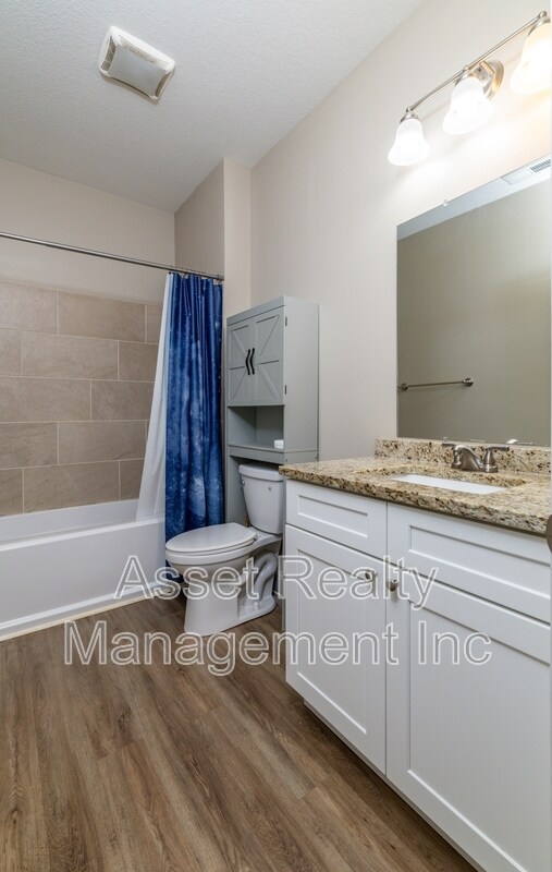 Building Photo - 127 S Van Gilder St