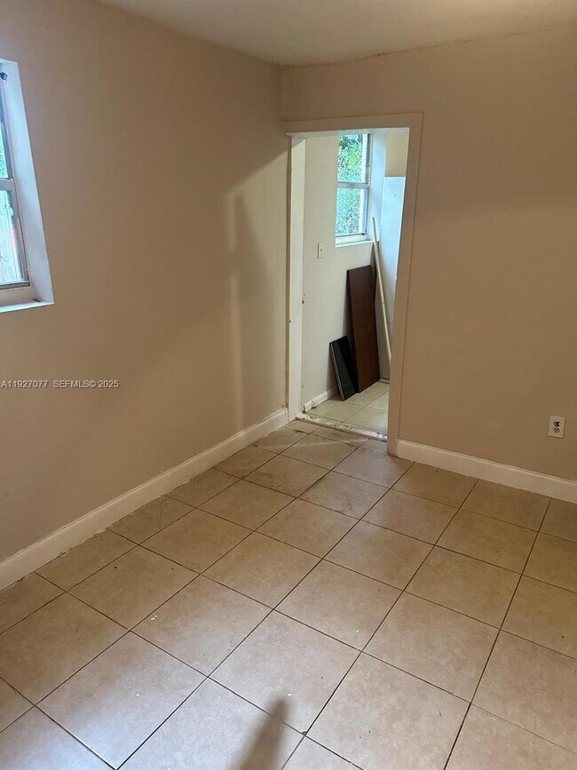 Building Photo - 1330 NE 212th Terrace