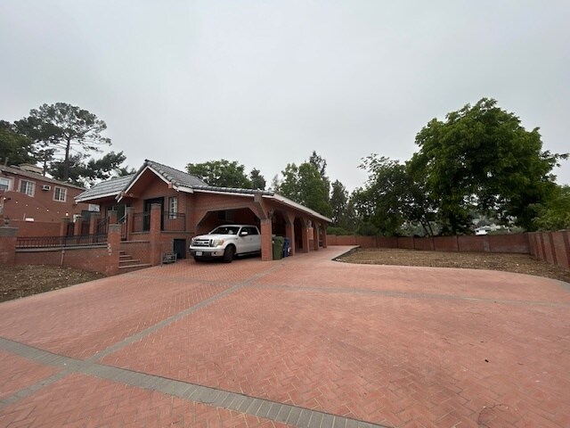 Building Photo - 4911 San Rafael Ave