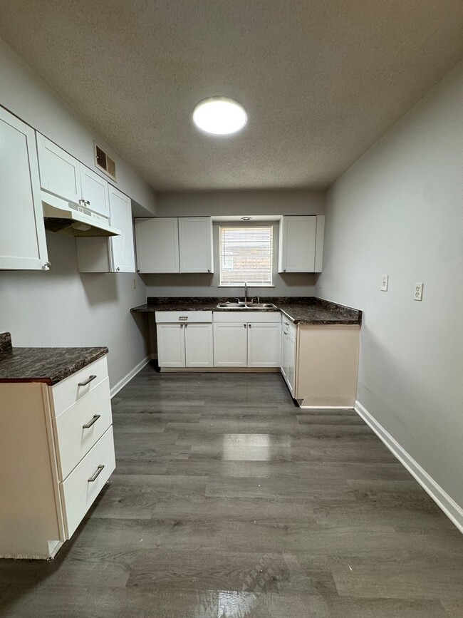 Building Photo - Newly Renovated Home In Whitehaven - Open ...