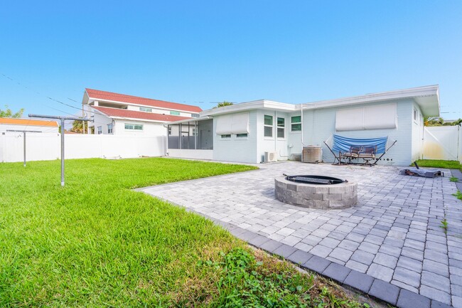 Building Photo - Cozy Daytona Beach Shores Home