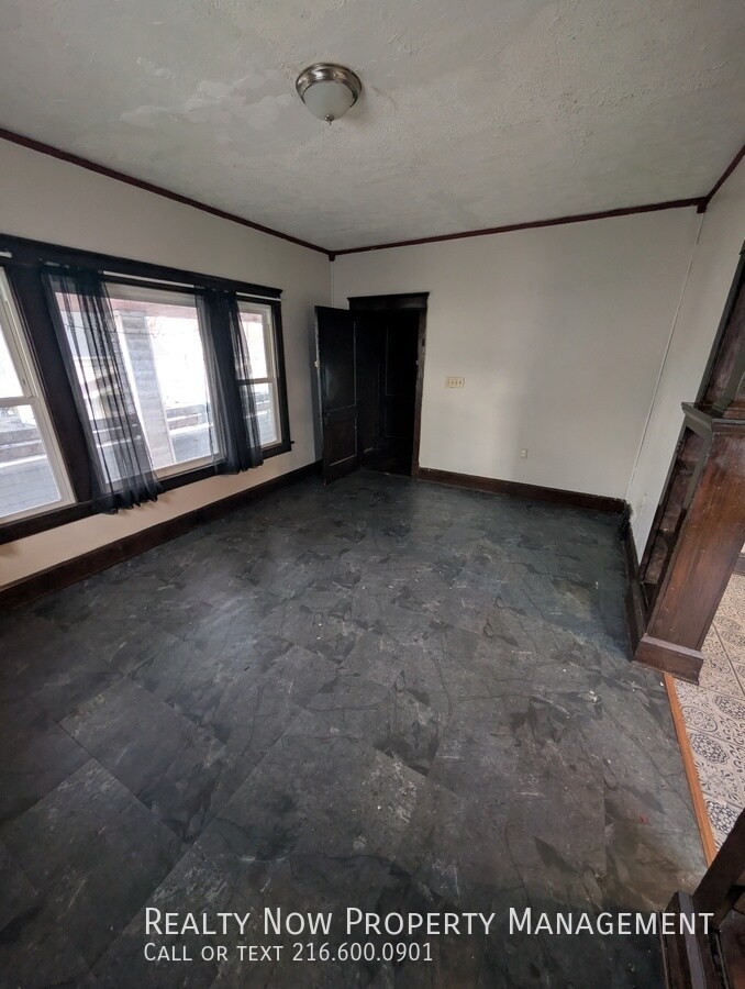 Building Photo - 3431 W 91st St