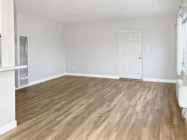 Building Photo - 316 N Monterey St