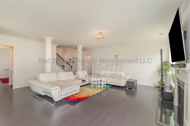 Building Photo - 12917 Hindcross Dr