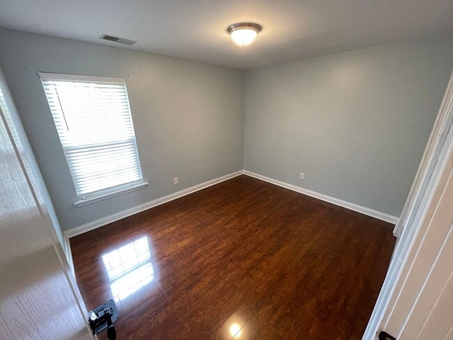 Building Photo - Remarkable East Jefferson Home For Rent