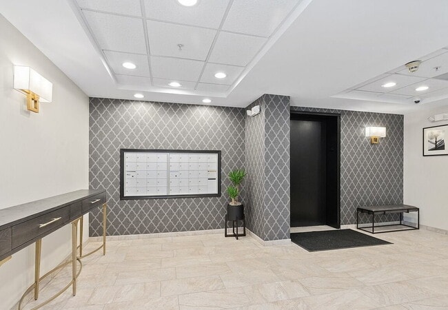 Building Photo - "Spacious 1-Bedroom Retreat with Granite T...