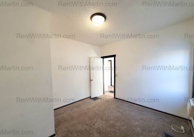 Building Photo - 1020 Columbia St