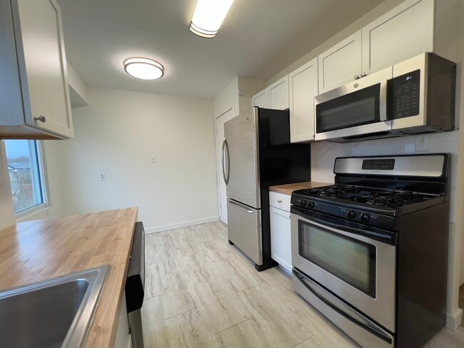 Building Photo - 29249 Harding St