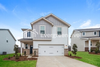 Building Photo - 2425 Appalachian Trl Dr