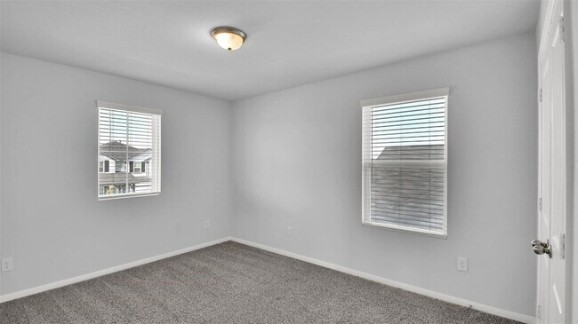 Building Photo - 113 Greenthread Dr