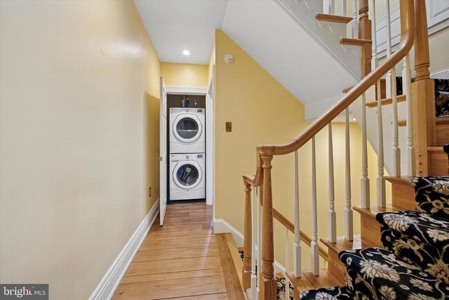 Building Photo - 535 Delancey St