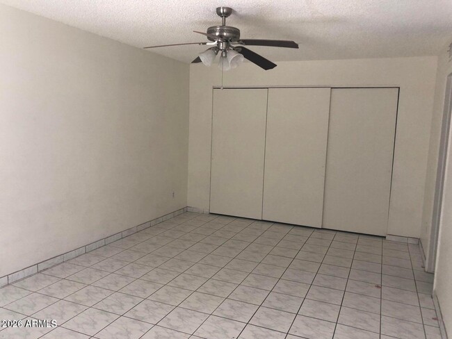 Building Photo - 711 N Country Club Way