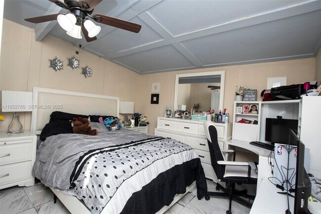 Building Photo - 1721 SW 75th Avenue Rd