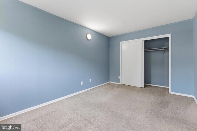 Building Photo - 4903 Americana Dr