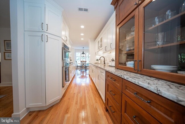 Building Photo - 257 W Chelsea Cir