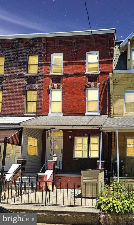 Building Photo - 637 N 32nd St