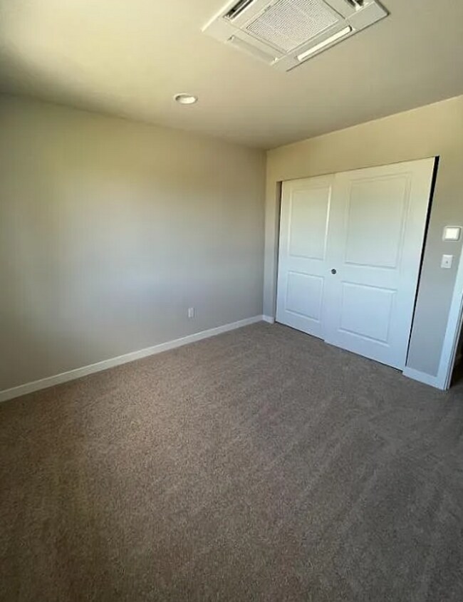 Building Photo - 2 Story Duplex | Sedro Woolley
