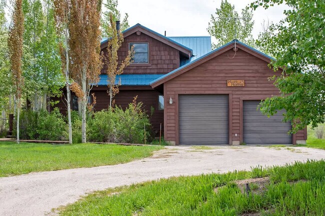 Building Photo - 1445 E 3500 N