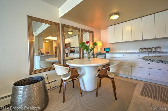 Building Photo - 35300 Woodward Ave