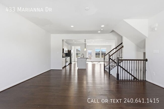 Building Photo - 433 Marianna Dr