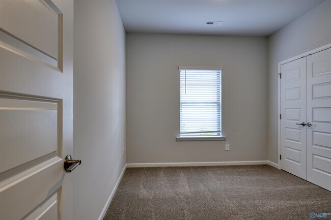 Building Photo - 12392 Whitcomb Cir