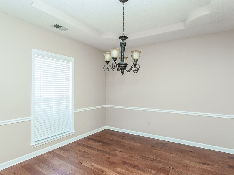 Building Photo - 8693 Bell Ridge Dr