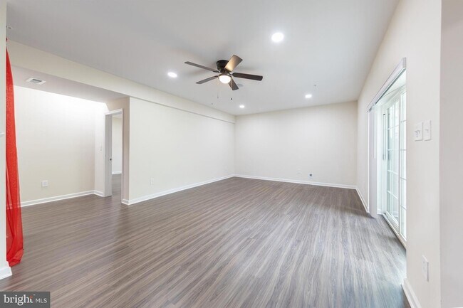 Building Photo - 7640 Knotting Hl Ln